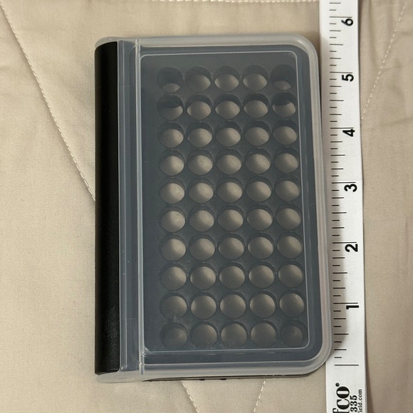 IQ fit. Fun brain teaser/strategy game where you Make the pieces fit together. - Picture 8 of 13